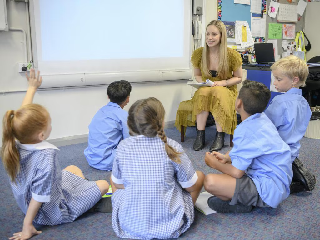 Mencari Solusi Mengatasi Kekurangan Guru